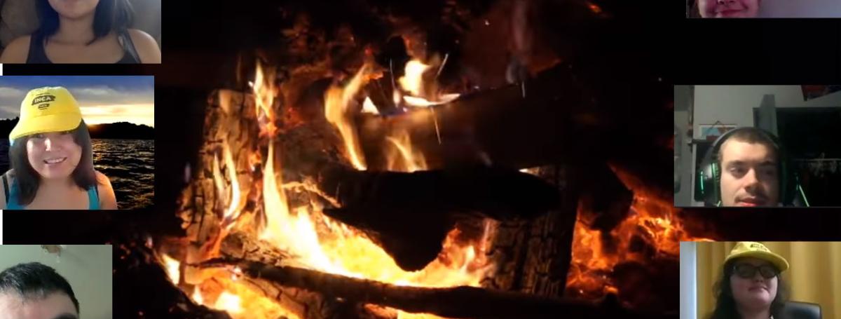 Image d'un feu de camp sur Zoom avec les vidéos de participants, certains portent une casquette jaune d'INCA.